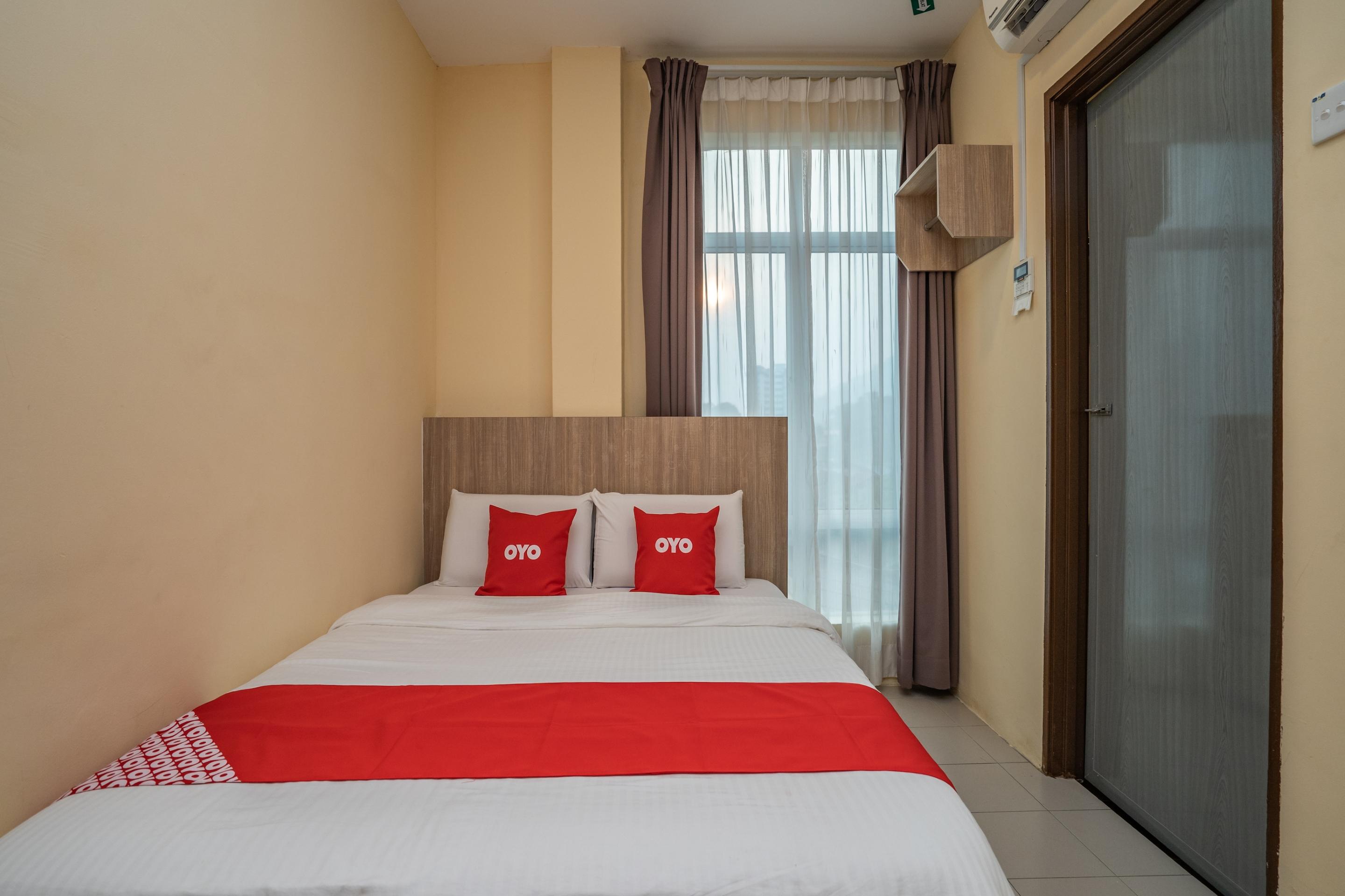 Oyo 44078 The Island Hotel Kampong Pasir Bogak Eksteriør bilde
