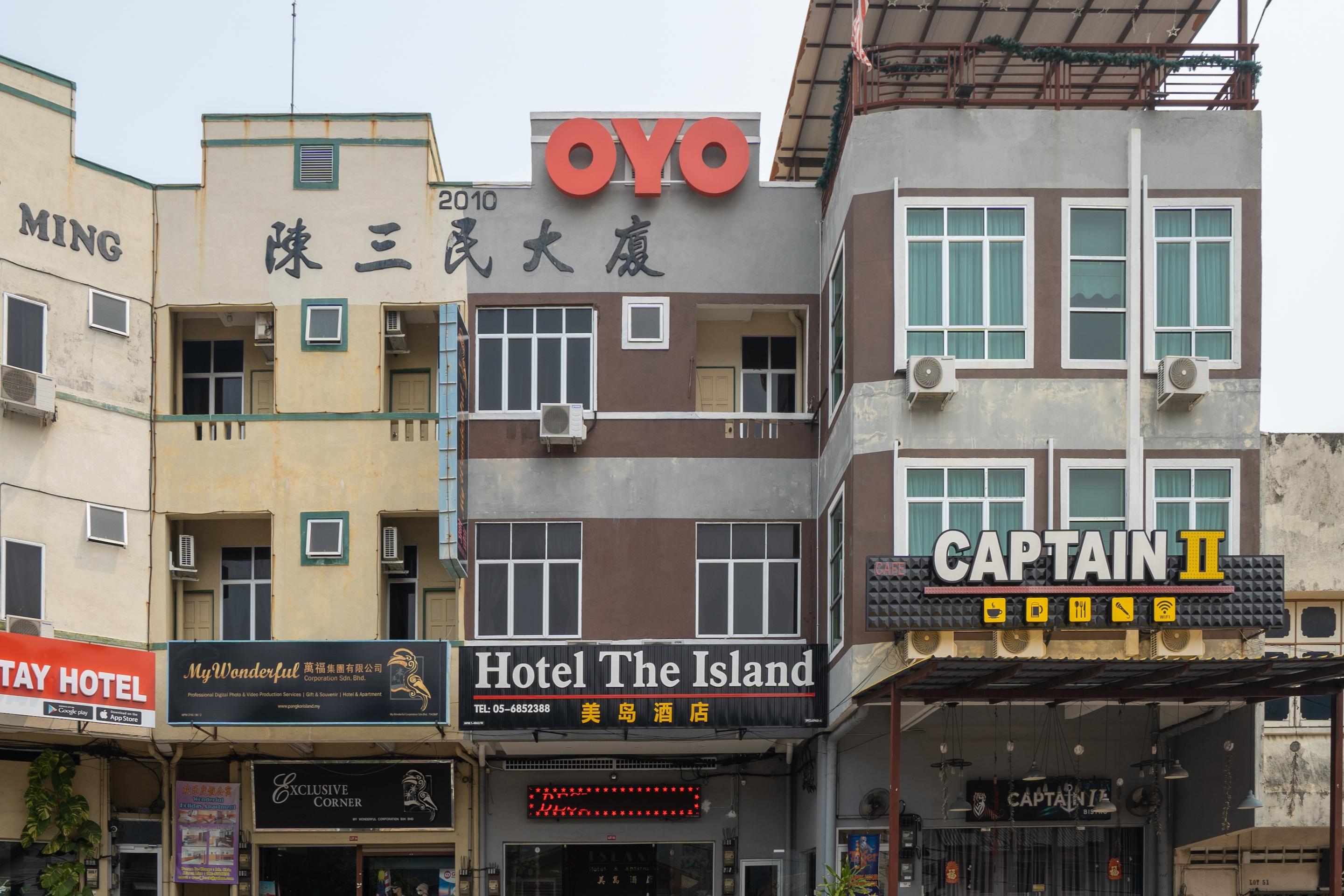 Oyo 44078 The Island Hotel Kampong Pasir Bogak Eksteriør bilde