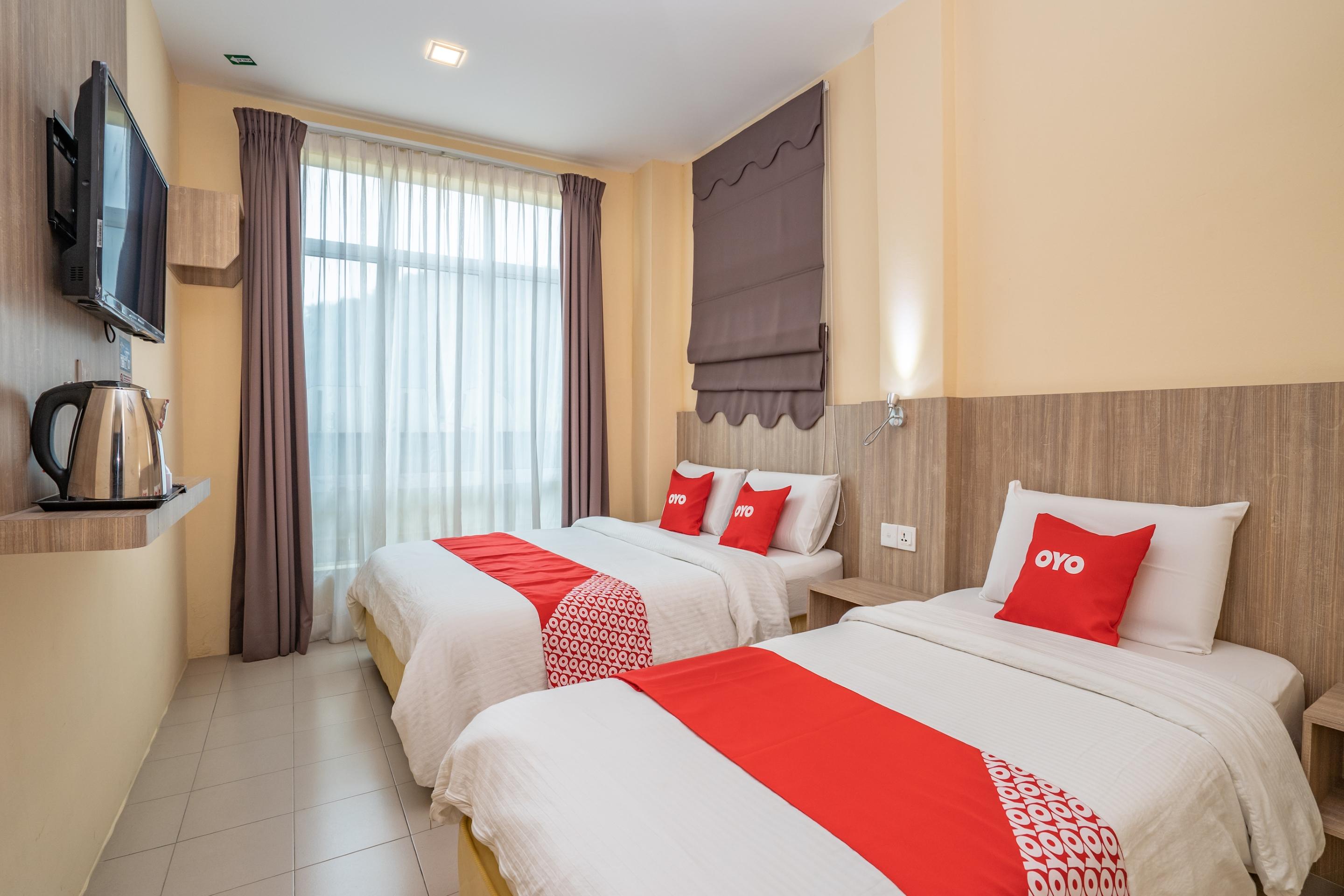 Oyo 44078 The Island Hotel Kampong Pasir Bogak Eksteriør bilde